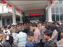 WARGA PARIT SERIBU DESAK BPN KUBU RAYA HENTIKAN PROSES NIB KODAM XII/TANJUNGPURA