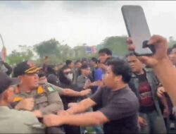 DEMO KARHUTLA DI KANTOR GUBERNUR KALBAR RICUH! MAHASISWA DILAPORKAN LUKA, AKSI LANJUTAN DISIAPKAN